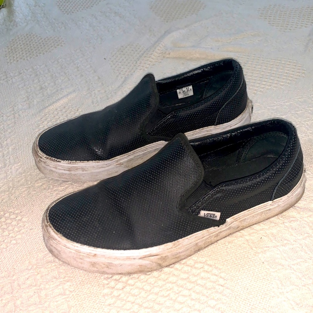 black slip vans